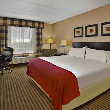 Newmarket Hotel And Suites Екстер'єр фото