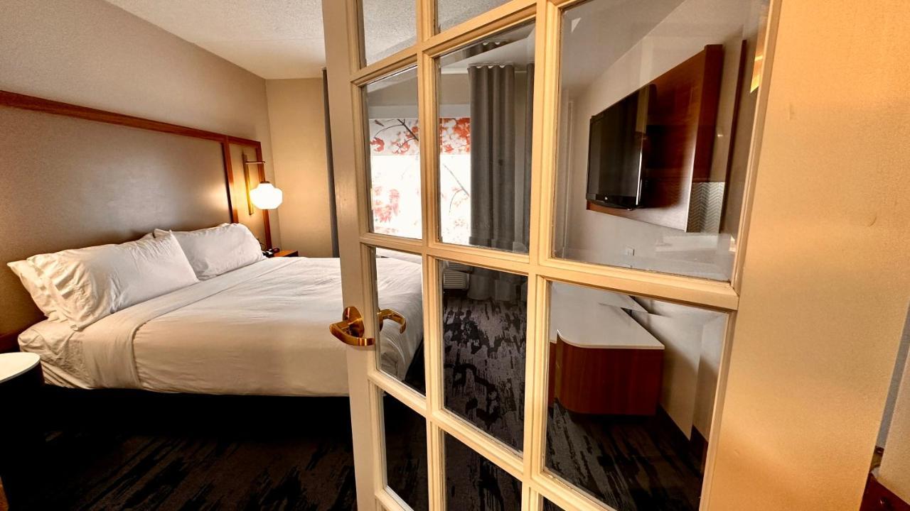 Newmarket Hotel And Suites Екстер'єр фото
