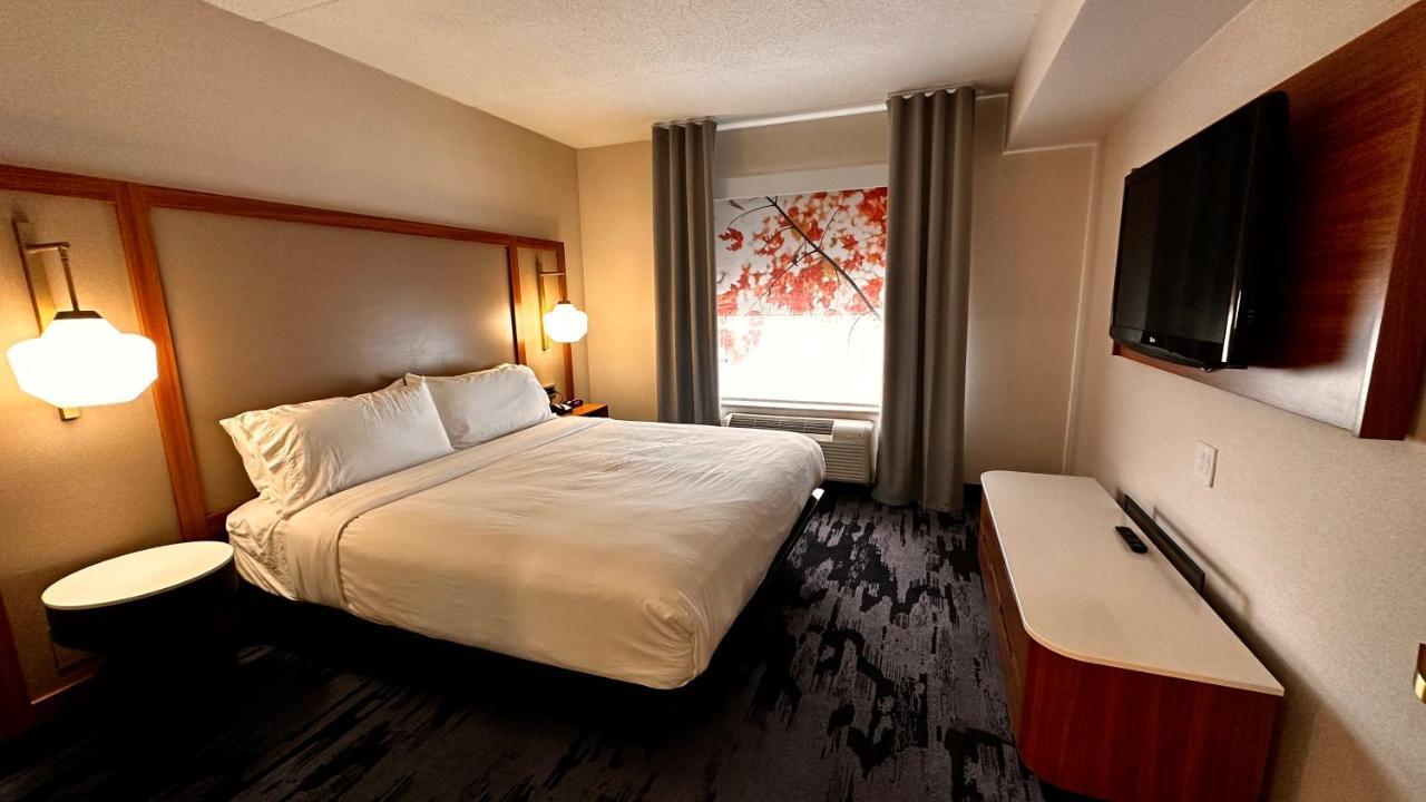 Newmarket Hotel And Suites Екстер'єр фото