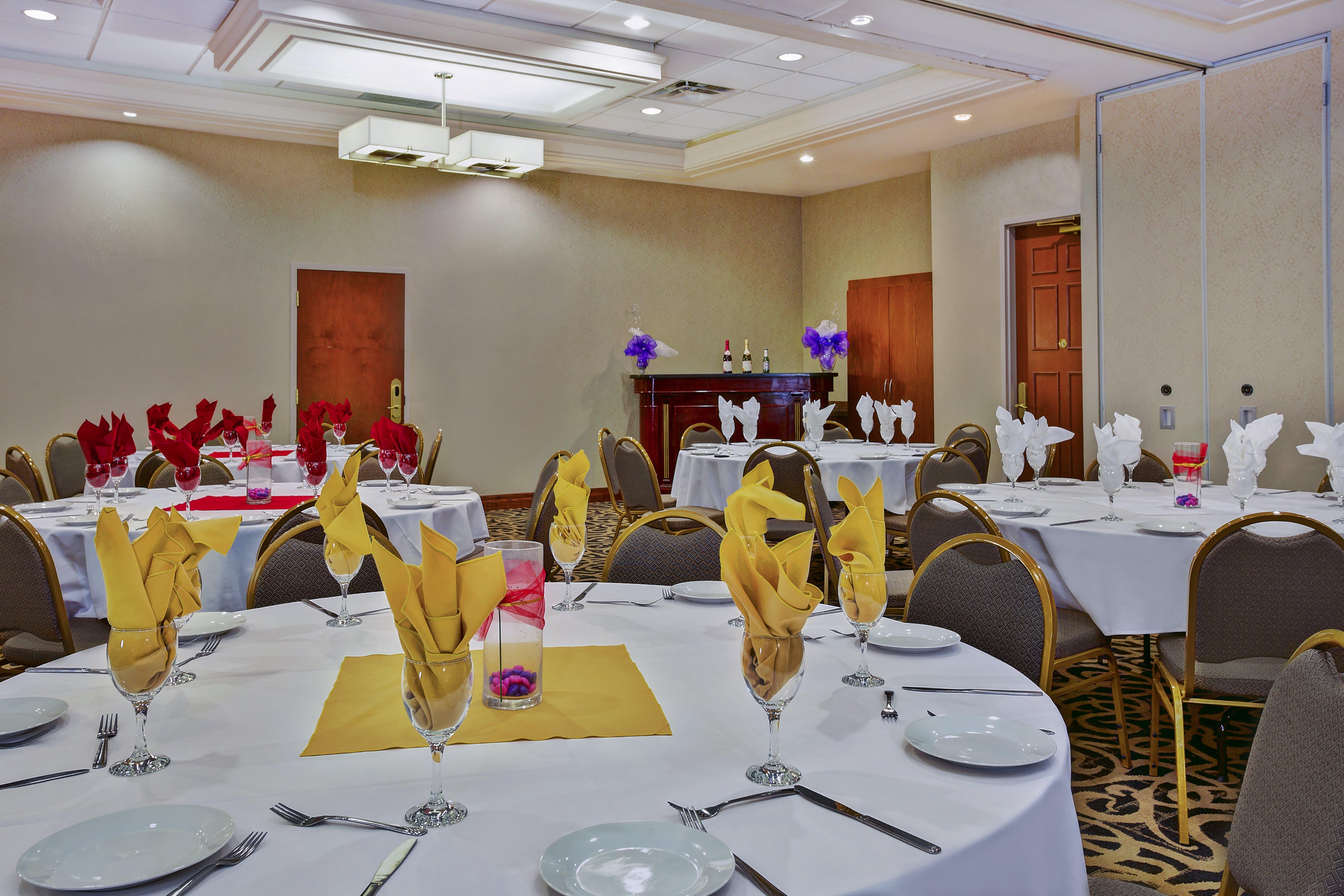 Newmarket Hotel And Suites Екстер'єр фото